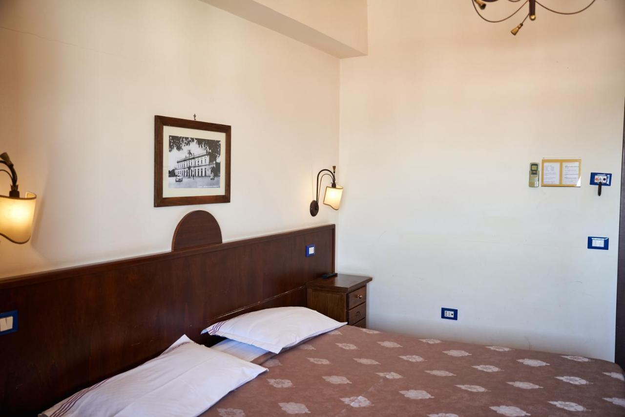 Hotel Max Aversa Zewnętrze zdjęcie