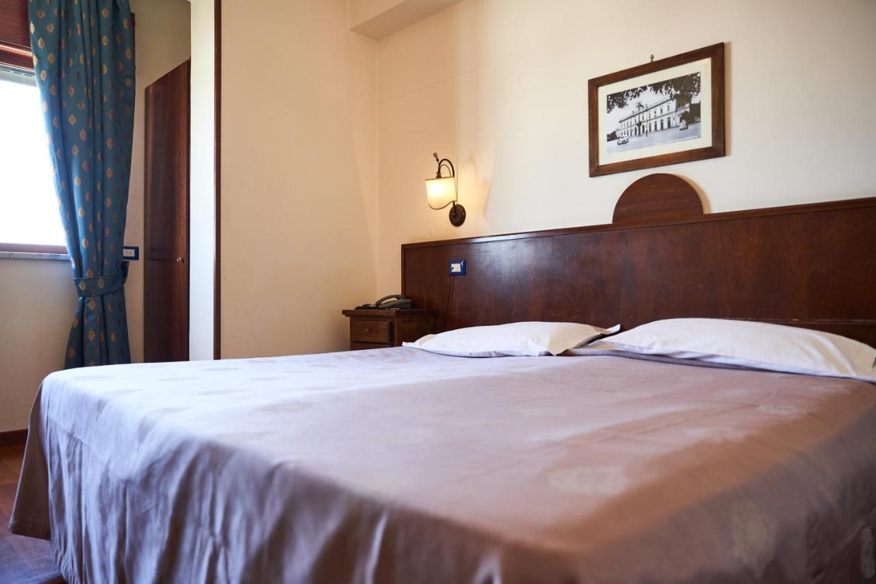 Hotel Max Aversa Zewnętrze zdjęcie