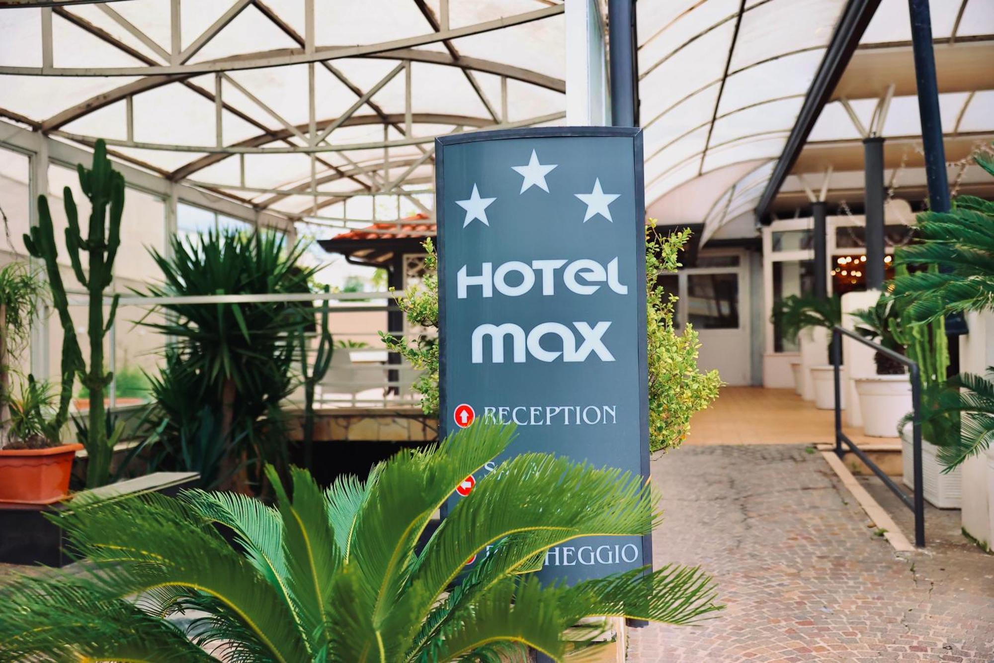 Hotel Max Aversa Zewnętrze zdjęcie