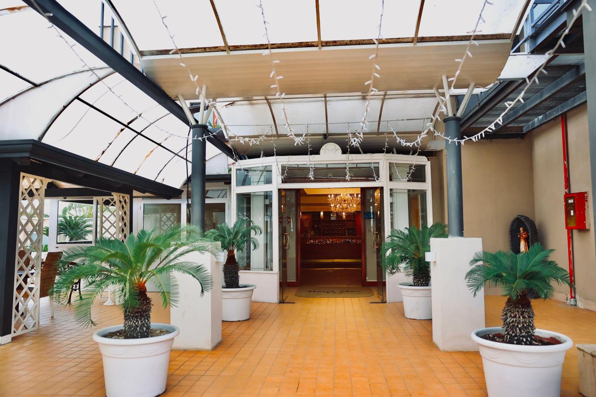 Hotel Max Aversa Zewnętrze zdjęcie
