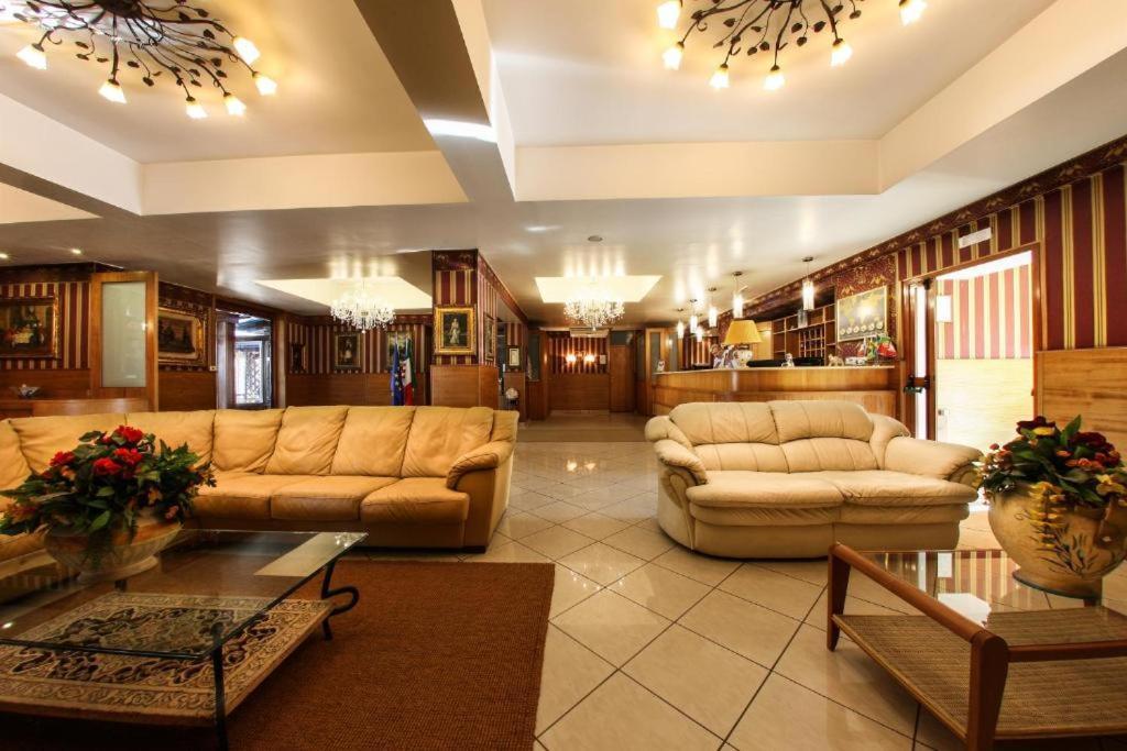 Hotel Max Aversa Zewnętrze zdjęcie
