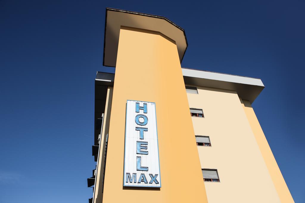 Hotel Max Aversa Zewnętrze zdjęcie